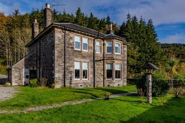 بنسيون Carradales Luxury Guest House