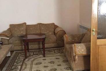 هاستل Center