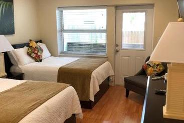 Harborside Motel & Marina