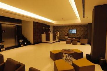 ستاى ان السلامه غرف واجنحه فندقيه Stay Inn Suites