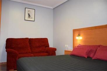 پانسیون Hostal Infante Peñafiel