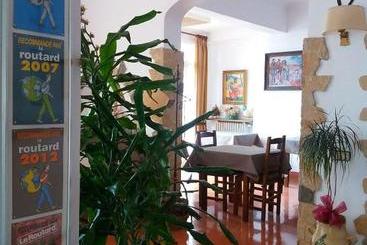 هتل Hostal Sa Barraca   Adults Only