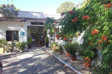 هتل Hostal Sa Barraca   Adults Only