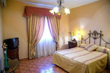 펜션 Hostal Restaurante Dulcinea De El Toboso