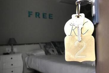 Пансион Hostal Sant Roc