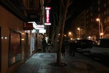 پانسیون Hostal Emiros