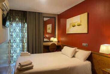 פנסיון Hostal Galicia Cardedeu