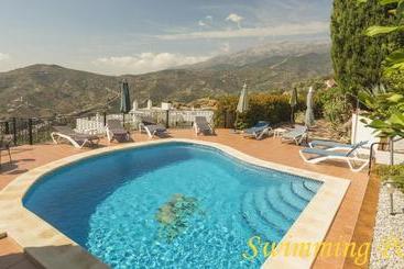 بنسيون Villa Andalucia