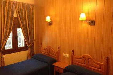 پانسیون Hostal Delfin Verde