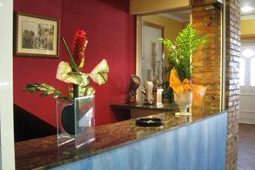 پانسیون Hostal Restaurante El Surtidor