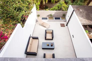 Cayres Suites Surdo
