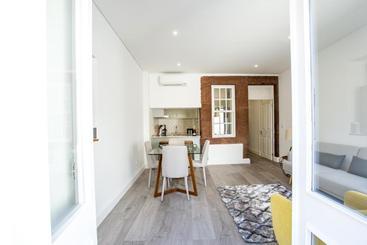 Cayres Suites Surdo
