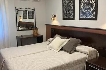 پانسیون Hostal El Lechuguero