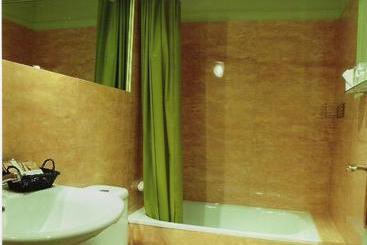 پانسیون Hostal Fornos