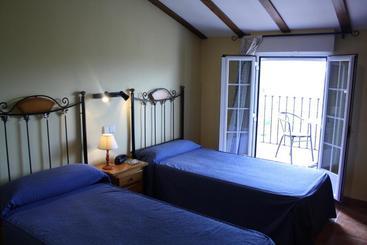 پانسیون Hostal La Balquina