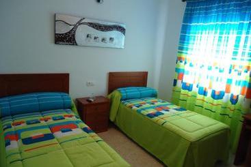 پانسیون Hostal Los Claveles