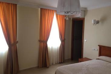 پانسیون Hostal Plaza Damasco