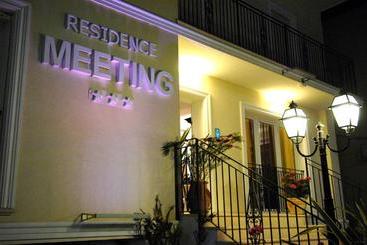 هتل آپارتمان Residence Meeting