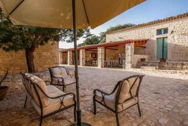 هتل Agriturismo Le Chiuse Di Guadagna