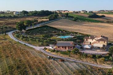 هتل Agriturismo San Silvestro