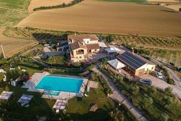 هتل Agriturismo San Silvestro
