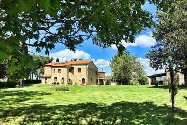 هتل Agriturismo L'antica Quercia
