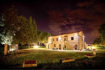 هتل Agriturismo L'antica Quercia