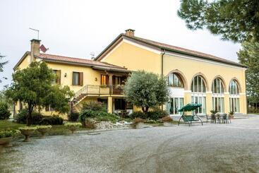 Hotel Agriturismo Ae Cavane