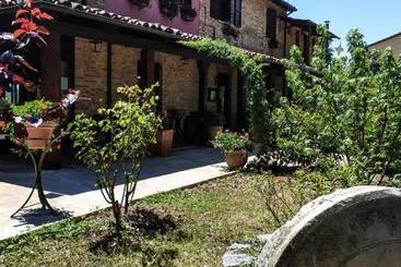 هتل Agriturismo La Corte Sul Lago