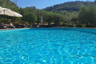 ホテル Agriturismo Poggio All'olmo