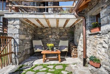 هتل Agriturismo Da Attilio