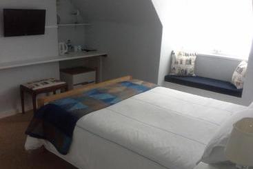 پانسیون Knoll Guest House