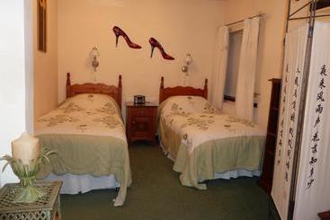 پانسیون Smithy Lodge Guest House