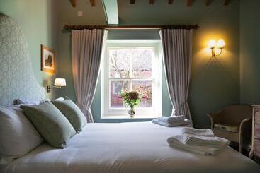 فندق صغير The Horse And Groom Inn