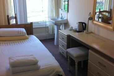 پانسیون Chadwick Guest House