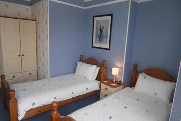 膳宿费 Meadowlea Guest House