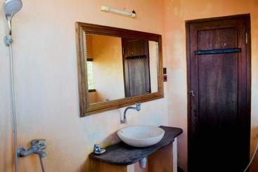 پانسیون Villa Manouria   Marcel