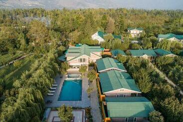 منتجع The Orchard Retreat & Spa
