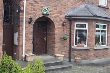 پانسیون Errigal Guest House