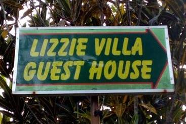 پانسیون Lizzie Villa Guest House