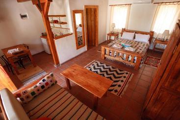 پانسیون Ionia Guest House