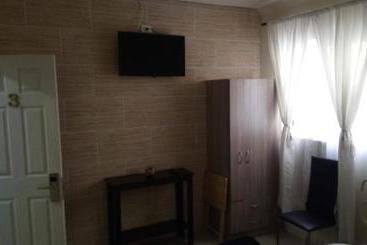 پانسیون Hostal Los Castanos