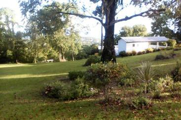 پانسیون Shotover Gardens Estate