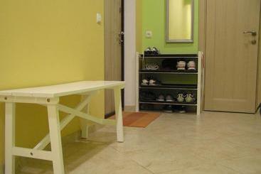 Orange Guest Rooms