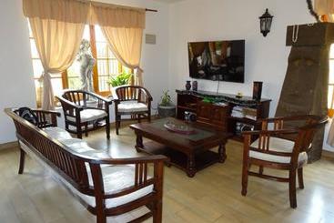 پانسیون Hostal Casa Amarilla San Vicente De Tagua Tagua