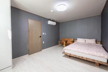 پانسیون Gongju Ein Haus 2