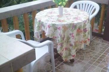 هاستل Nanette's Tourist Inn