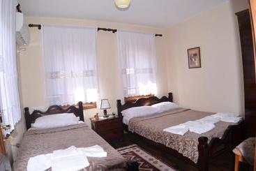 پانسیون Pjetri House