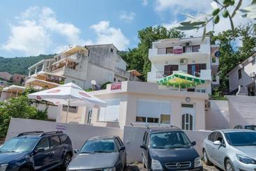 پانسیون Apartments Vjera Petrovac