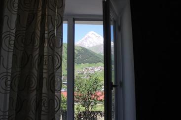 پانسیون Inga Guest House